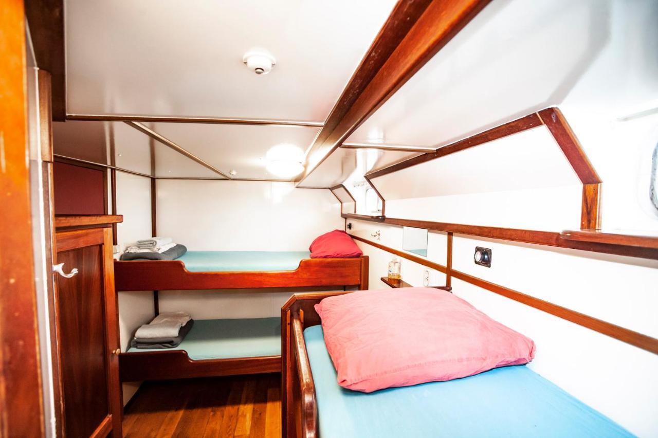 Amsterdam Hotelboat 외부 사진